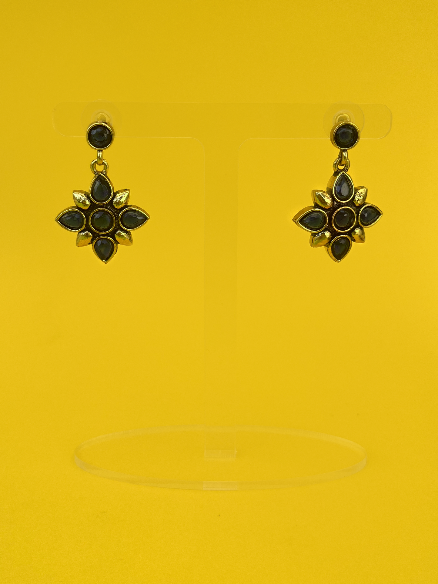 Flower-Shaped Gold-Plated Earring with Blue Stones