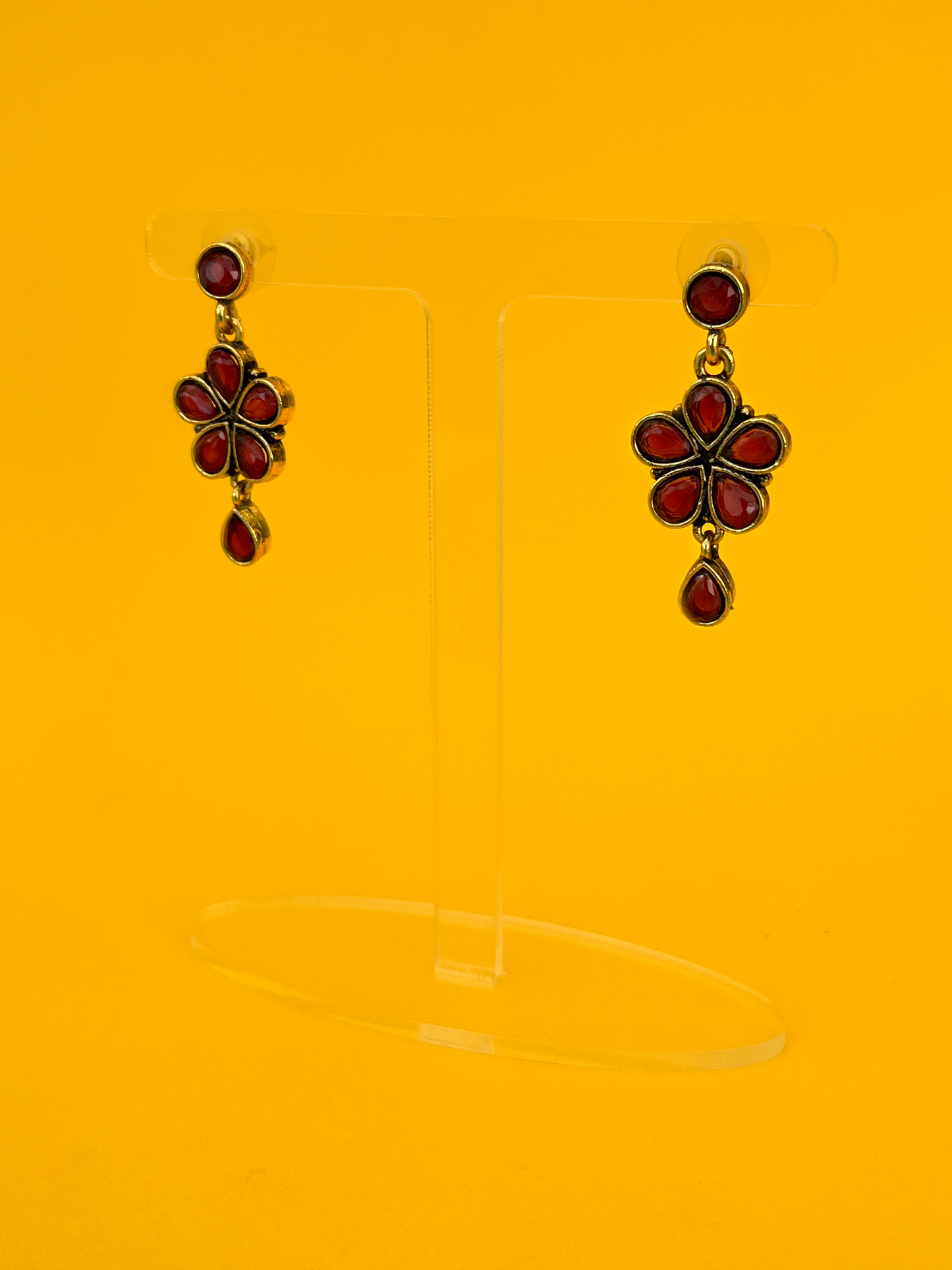 Flower-Shaped Gold-Plated Earring with Cerise Stones