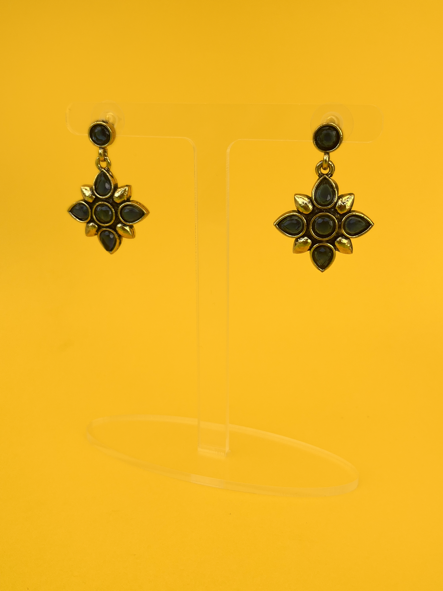 Flower-Shaped Gold-Plated Earring with Blue Stones