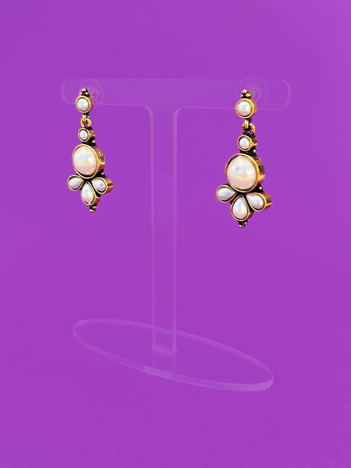 Antique-Style Gold-Plated Earring with Artificial Pearls