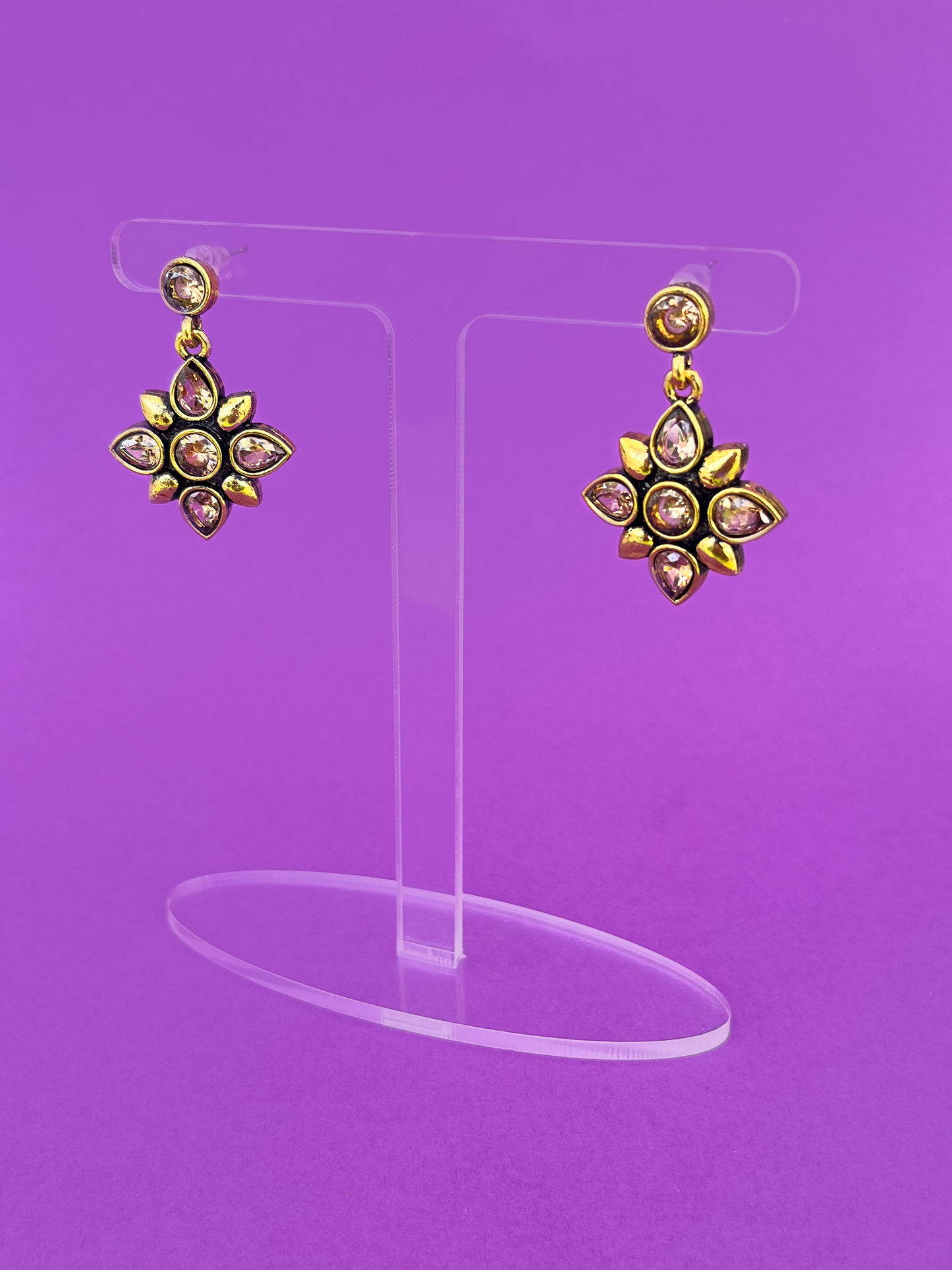 Flower-Shaped Gold-Plated Earring with Peach-Coloured Stones
