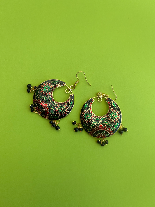 Black, Green and Red Crescent-Shaped Jhoomka with Hook
